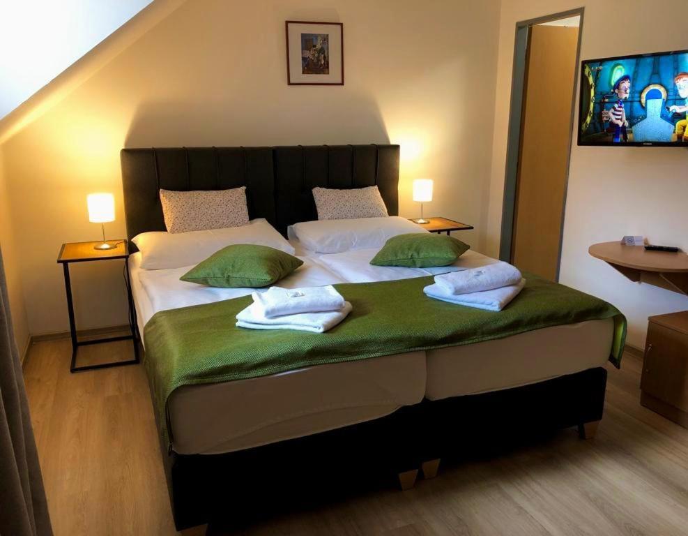 Resort Valtberg - Depandance Valtice Kültér fotó