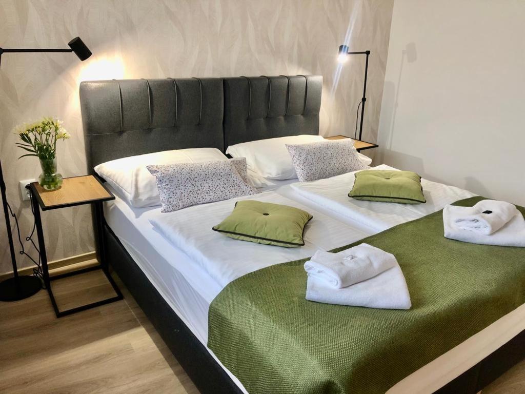 Resort Valtberg - Depandance Valtice Kültér fotó